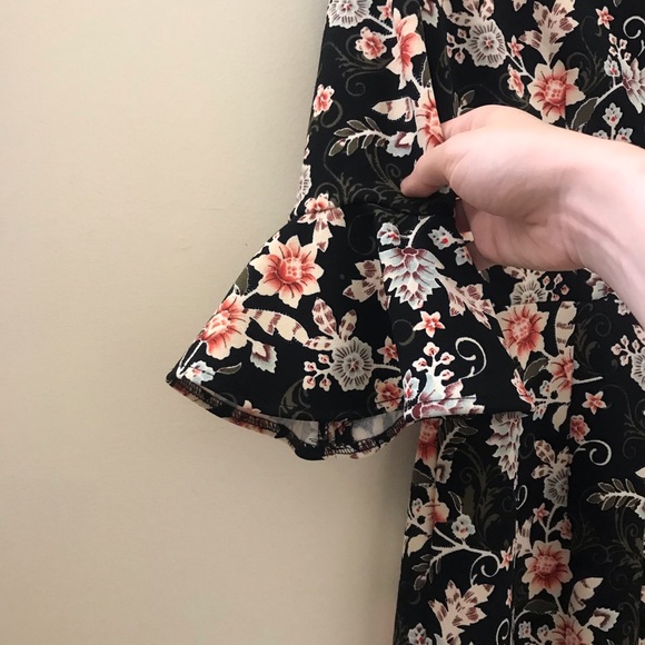 MAGGY LONDON FLORAL DRESS - Picture 4 of 5